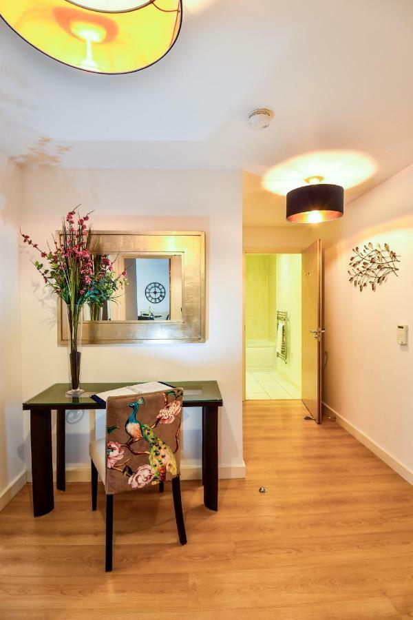 Apartemen No 2 *